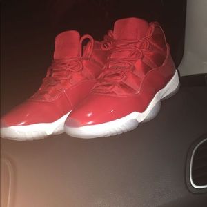 Retro gym reds‼️ GOOD CONDITION